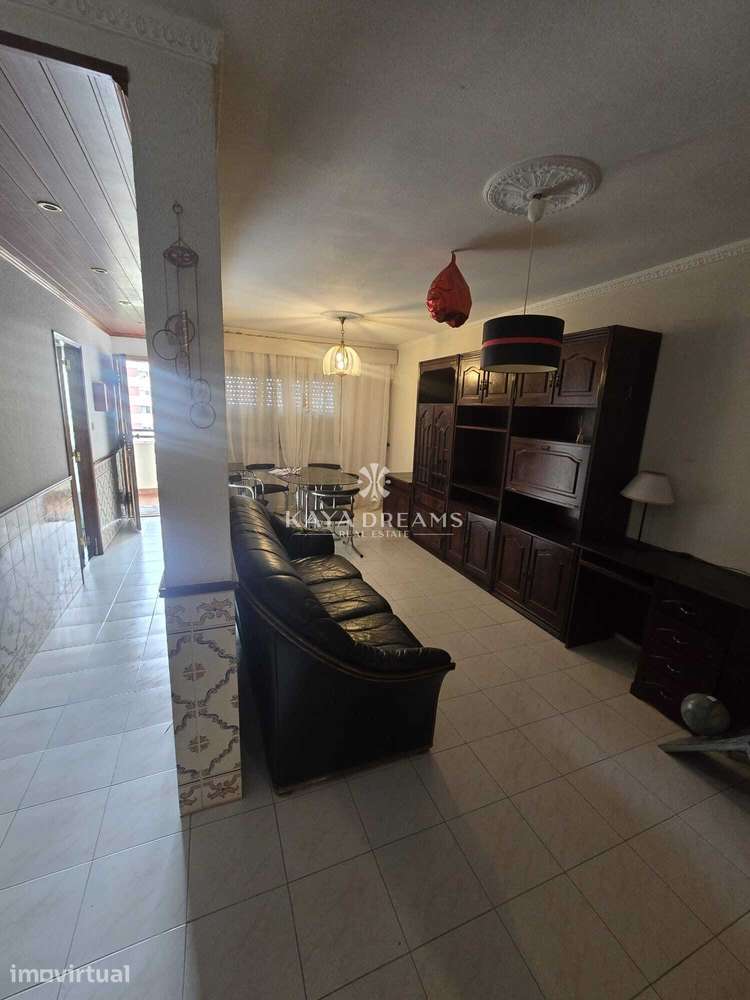 Apartamento T2 Semi Mobilado para Arrendamento em Santo António dos... - Grande imagem: 2/9