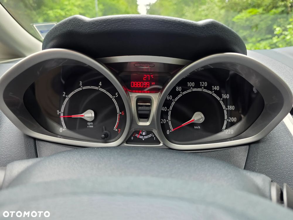 Ford Fiesta 1.25 Titanium EU5 - 26