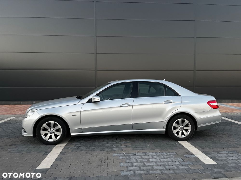 Mercedes-Benz Klasa E 200 CGI BlueEffICIENCY Avantgarde - 5