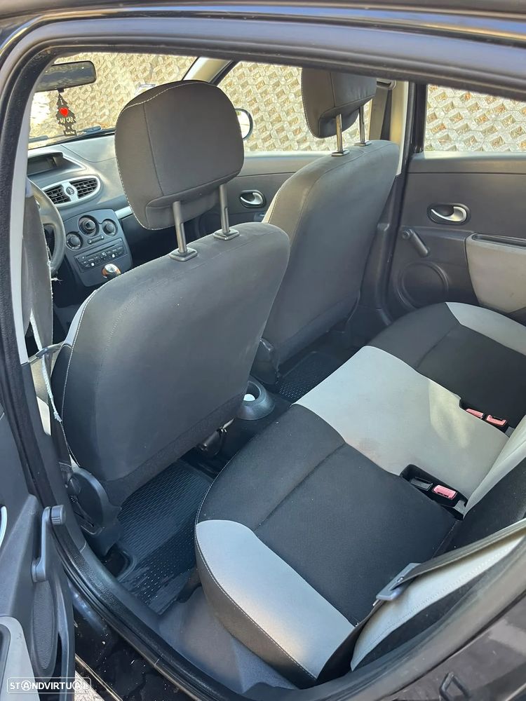 Renault Clio 1.5 dCi GT - 12