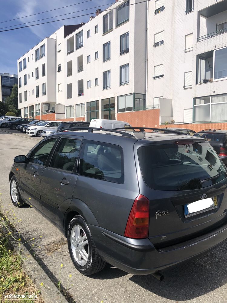 Ford Focus SW 1.6 Ghia - 2