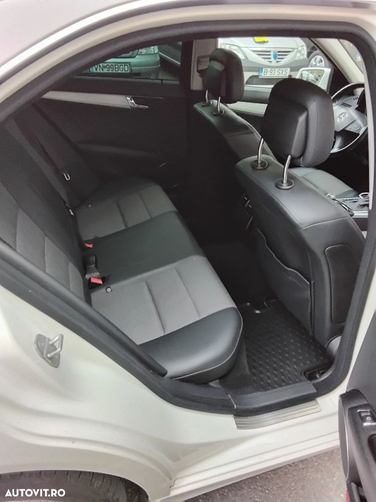 Mercedes-Benz C 180 CGI Automatik BlueEFFICIENCY Avantgarde - 12