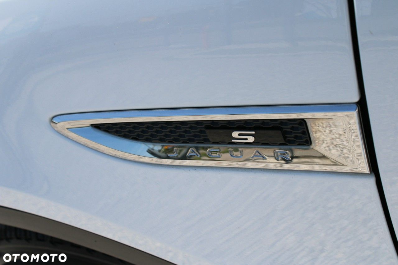 Jaguar E-Pace - 11