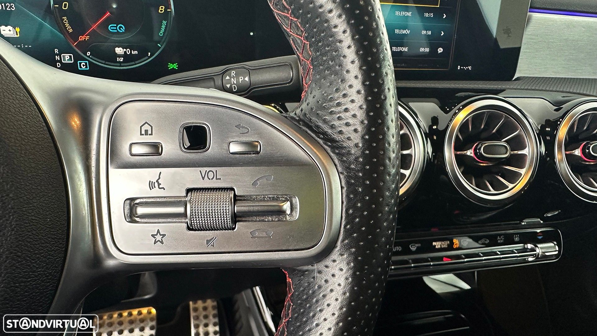 Mercedes-Benz A 250 Limousine e AMG Line - 33