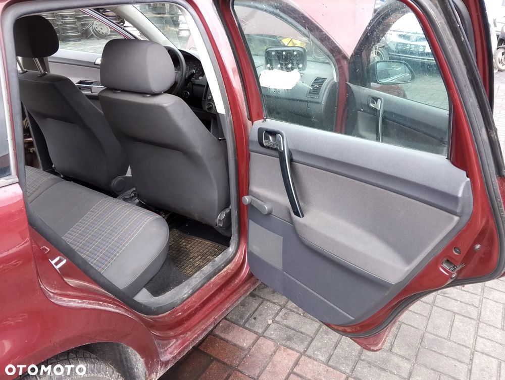 Volkswagen Polo 9N3 FL (05-09.) 1.2 B 59KM. Silnik BBM Skrzynia JHN/LVC  lakier LC3R.Cały na części. GWARANCJA !!! Przód Tył Zestaw Komplet Drzwi Klapa Zderzak Błotnik Maska Grill Atrapa Szyba Pas Lampa Lusterko Boczki Fotel Kanapa Kokpit Deska Rozdzielcza Przełącznik Włącznik Sterownik Przewody Wiązka Instalacja Moduł Komputer Czujnik Listwa Pompa Alternator Wtryski Głowica Rozrusznik Kompresor Sprzęgło Dwumas Silnik Skrzynia ABS Klimatyzacji Paliwa Wspomagania Kolektor Turbina Przepustnica Zawór Chłodnica Koło Hak Belka Sanki Zawieszenie Mcpherson Półoś Amortyzator Wydech Tłumik Zacisk Most - 10