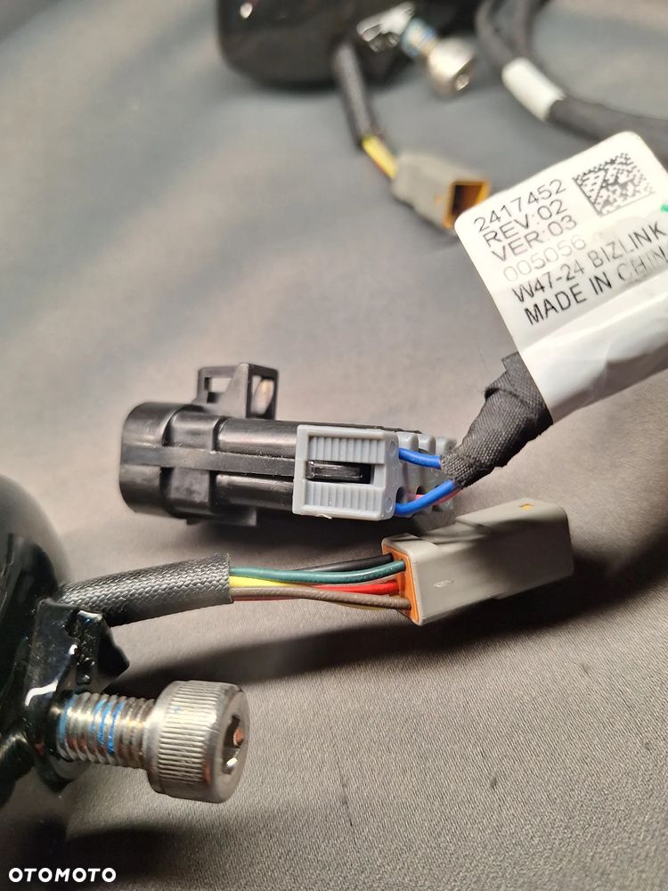 INDIAN BOBER 2025 LED 3W1 MIGACZ KIERUNKOWSKAZ CZĘŚCI KIEROWNICA KANAPA SIEDZENIE KIEROWNICA KLAMKA BAGAŻNIK OWIEWKA TŁUMIK WYDECH PODNÓŻEK STOPKI PODEST SET GUMA - 4