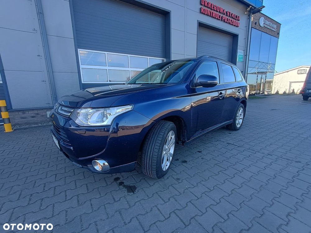 Mitsubishi Outlander 2.2 DI-D 4WD Automatik Instyle - 3