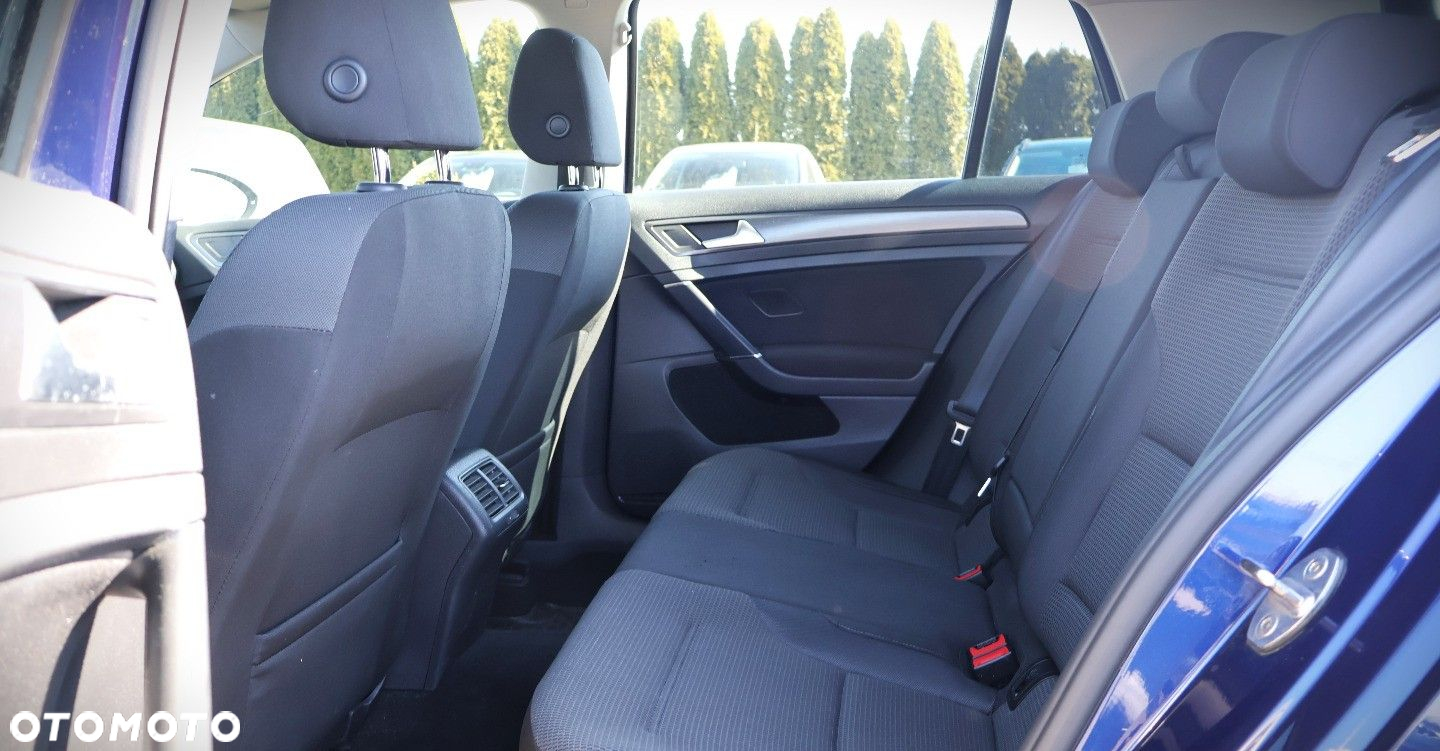 Volkswagen Golf - 15