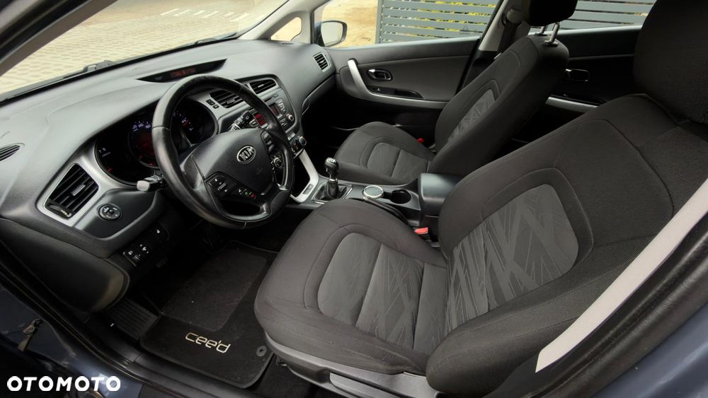 Kia Ceed 1.4 CVVT Dream-Team Edition - 10