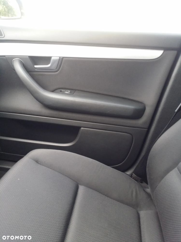 Audi A4 Limousine - 13