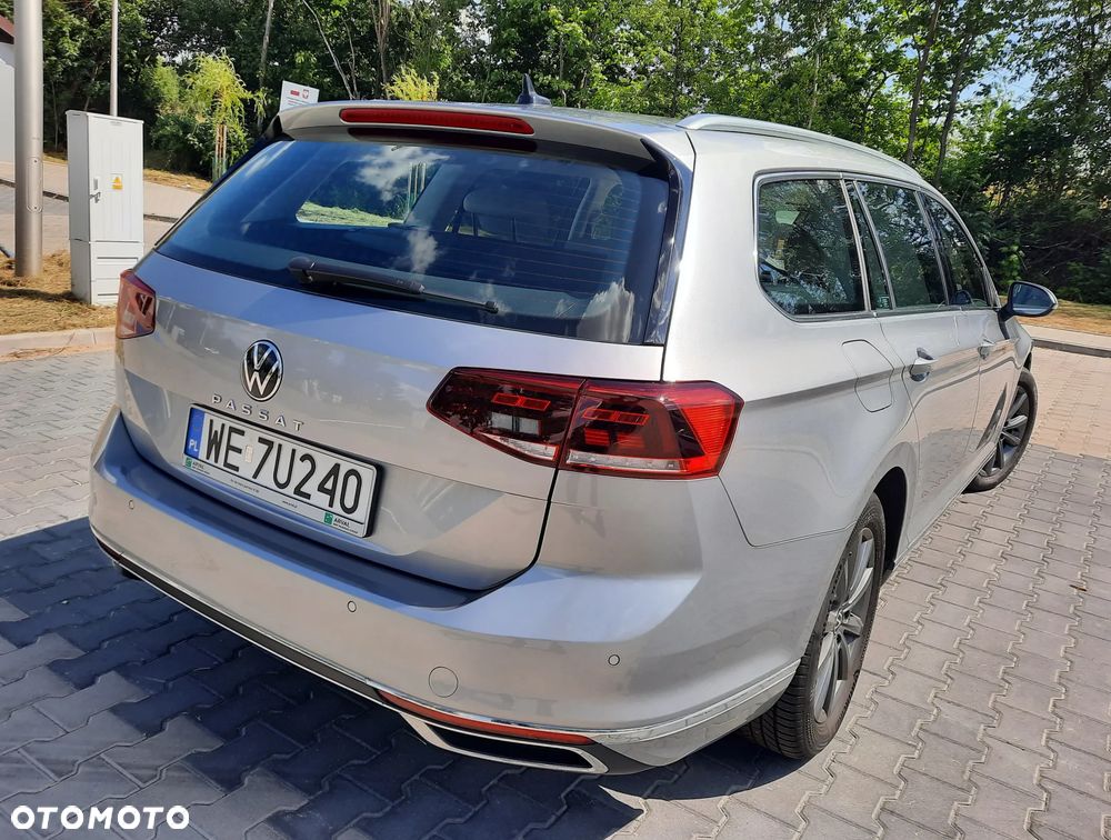 Volkswagen Passat 2.0 TDI Elegance DSG - 4