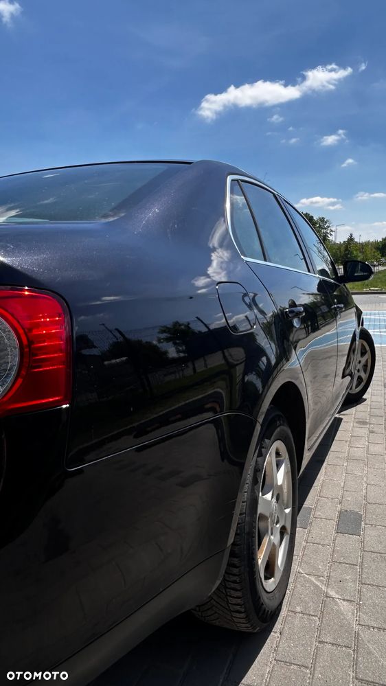 Volkswagen Jetta 1.9 TDI Comfortline - 6