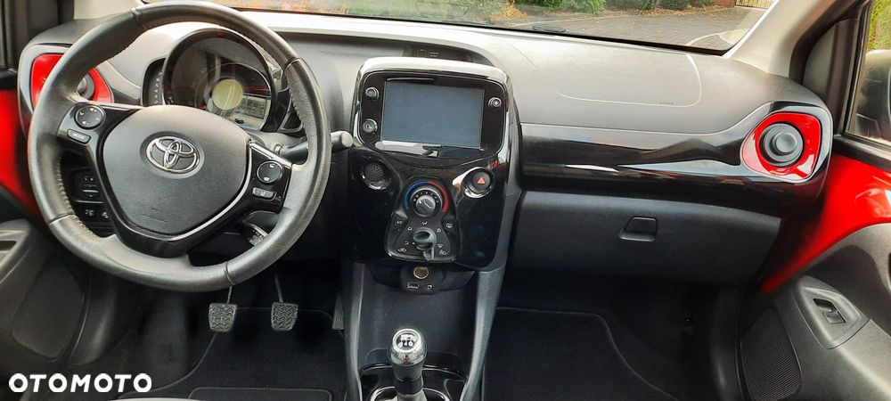 Toyota Aygo 1.0 VVT-i JBL Edition - 11