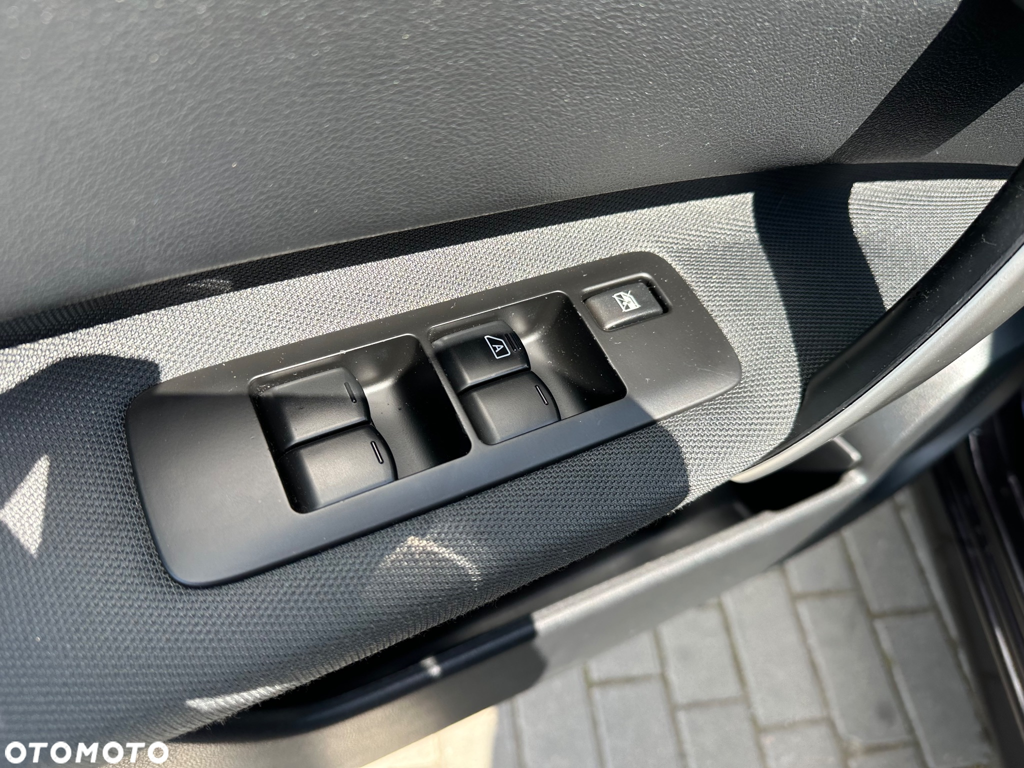 Nissan Qashqai 2.0 dCi DPF 4x4 tekna - 13