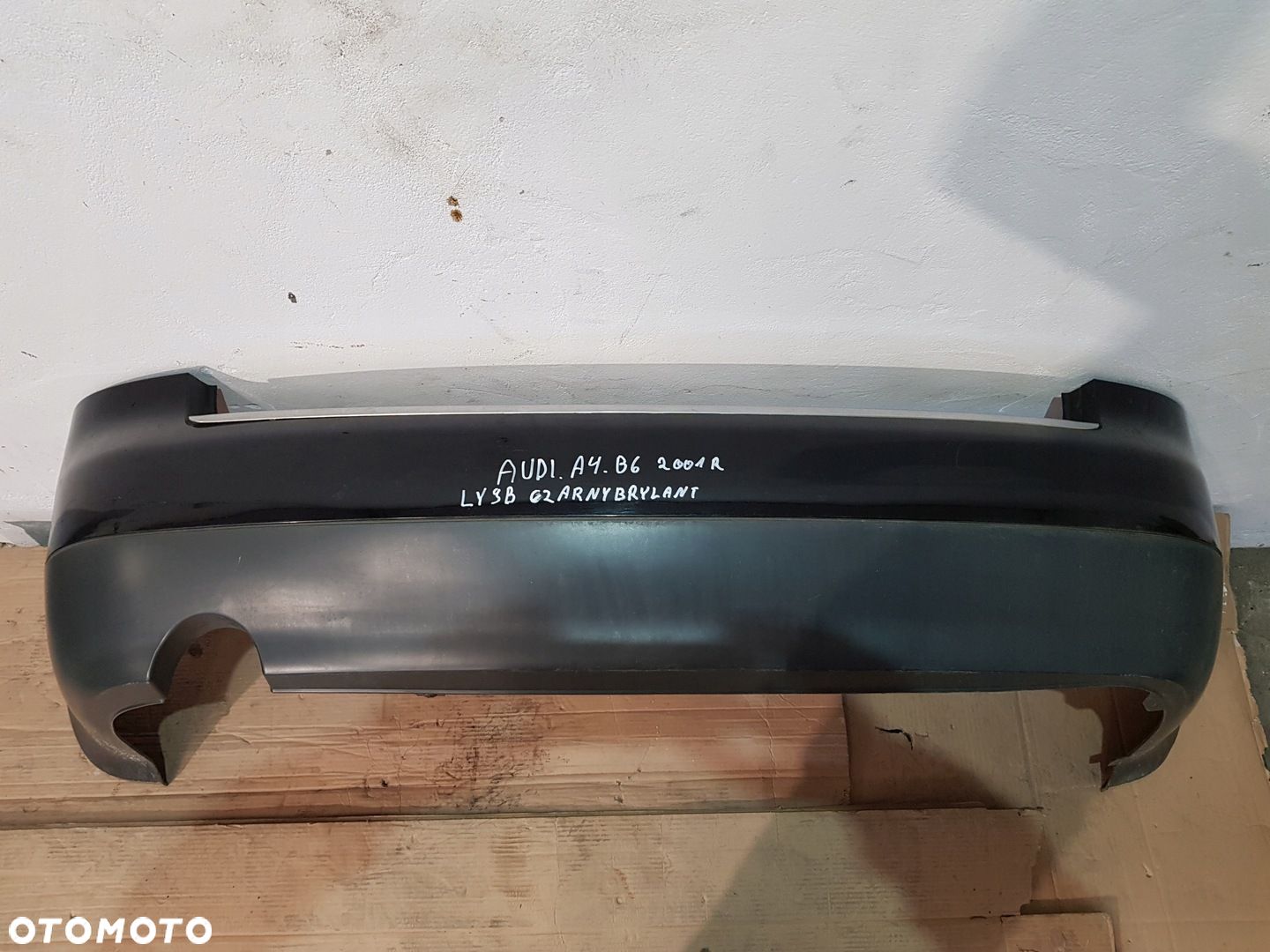 ZDERZAK TYLNY AUDI A4 B6 KOD LAKIERU LY9B - 1