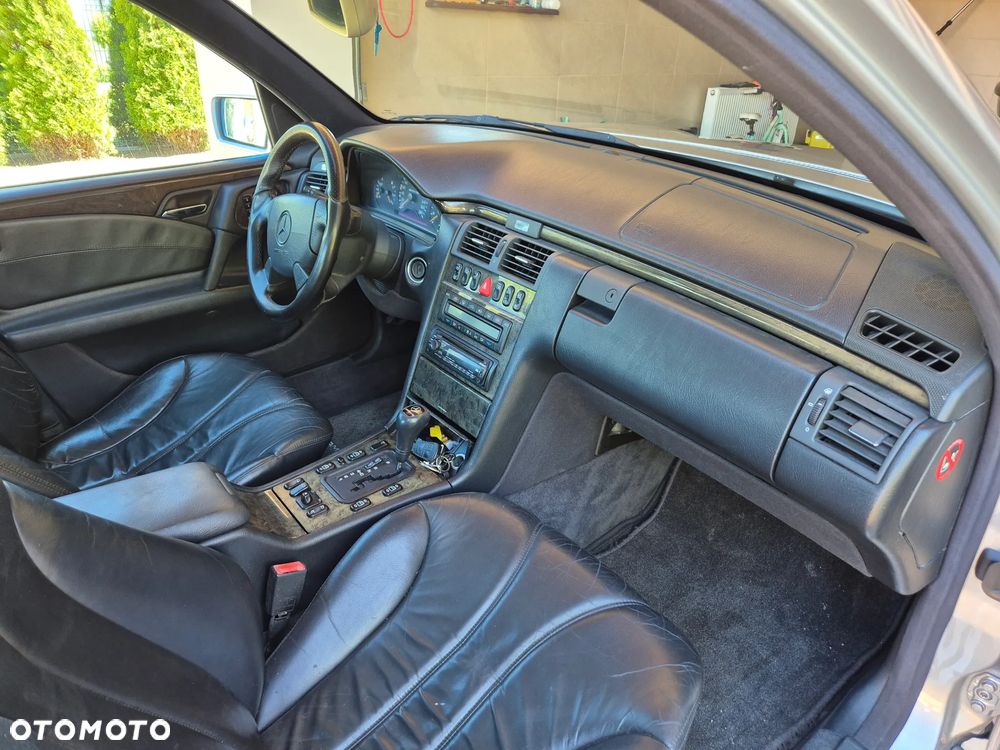 Mercedes-Benz Klasa E - 6