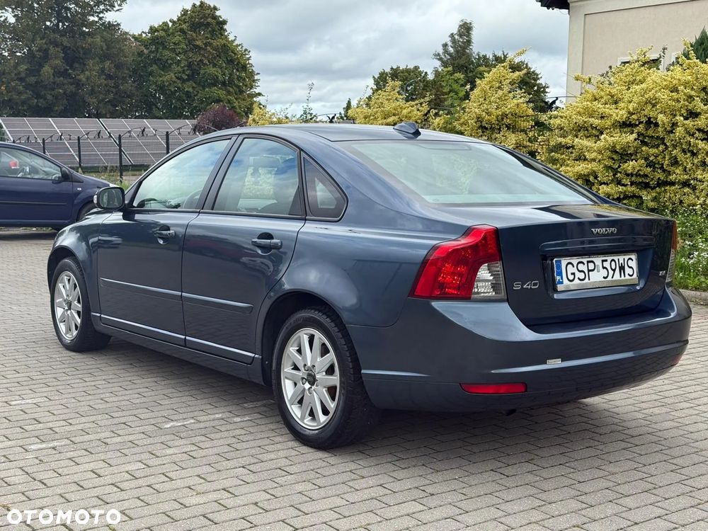 Volvo S40 1.8 Momentum - 4
