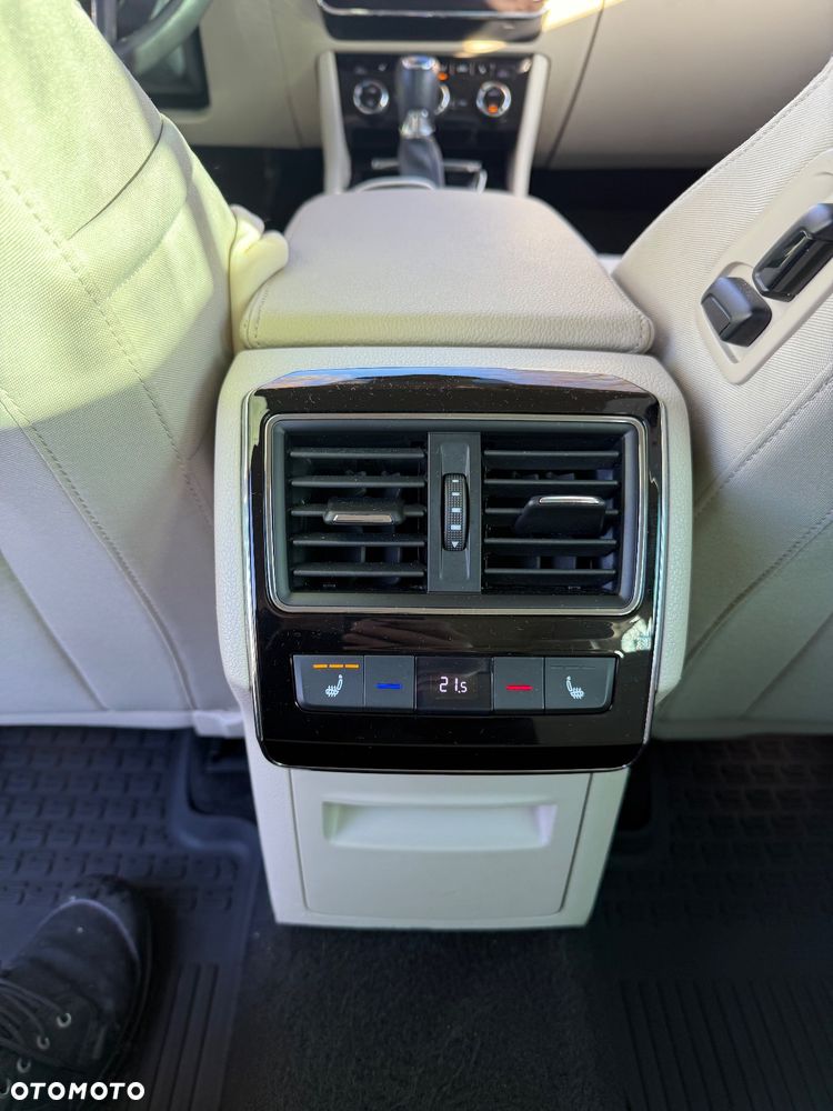 Skoda Superb 2.0 TDI Style DSG - 27