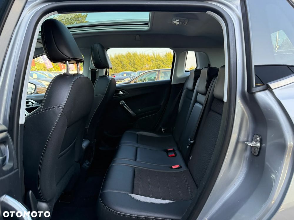 Peugeot 2008 1.2 Pure Tech Allure S&S - 34