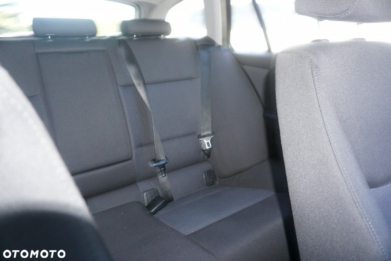BMW Seria 3 - 25