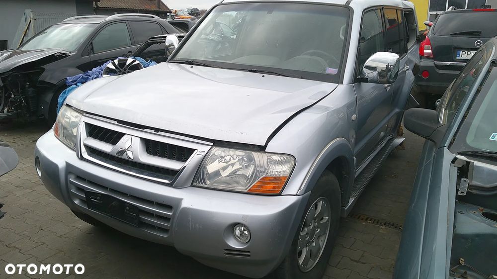 SILNIK 3.2D 4M41 Mitsubishi Pajero III 2004 Wszystkie części - 2