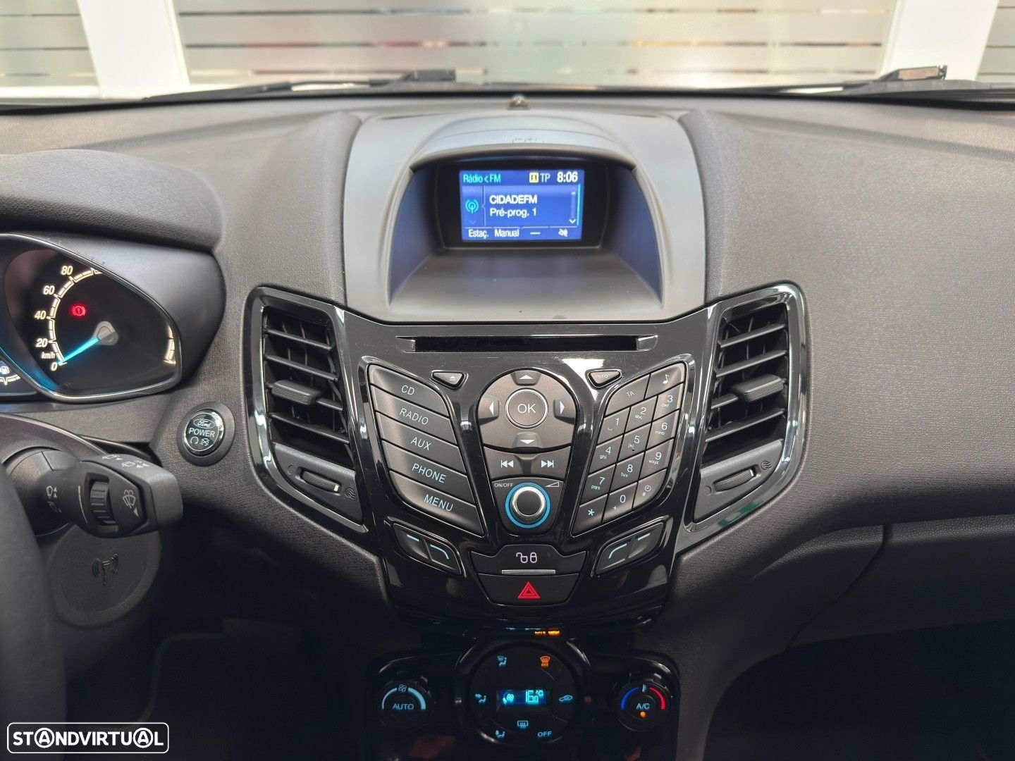 Ford Fiesta 1.0 T EcoBoost Titanium PowerShift - 24