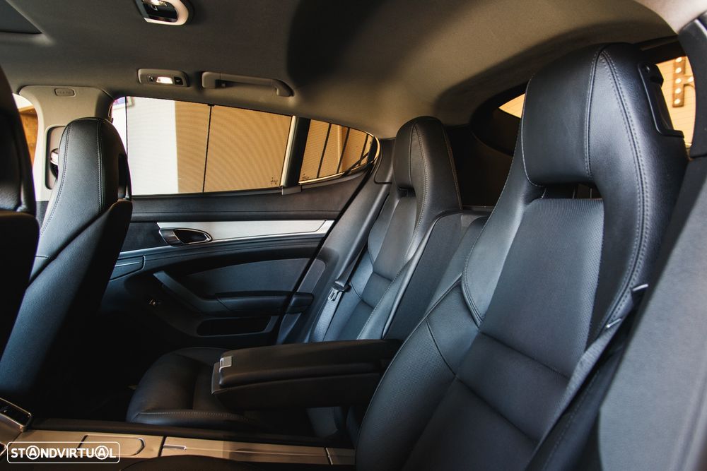 Porsche Panamera Standard - 8