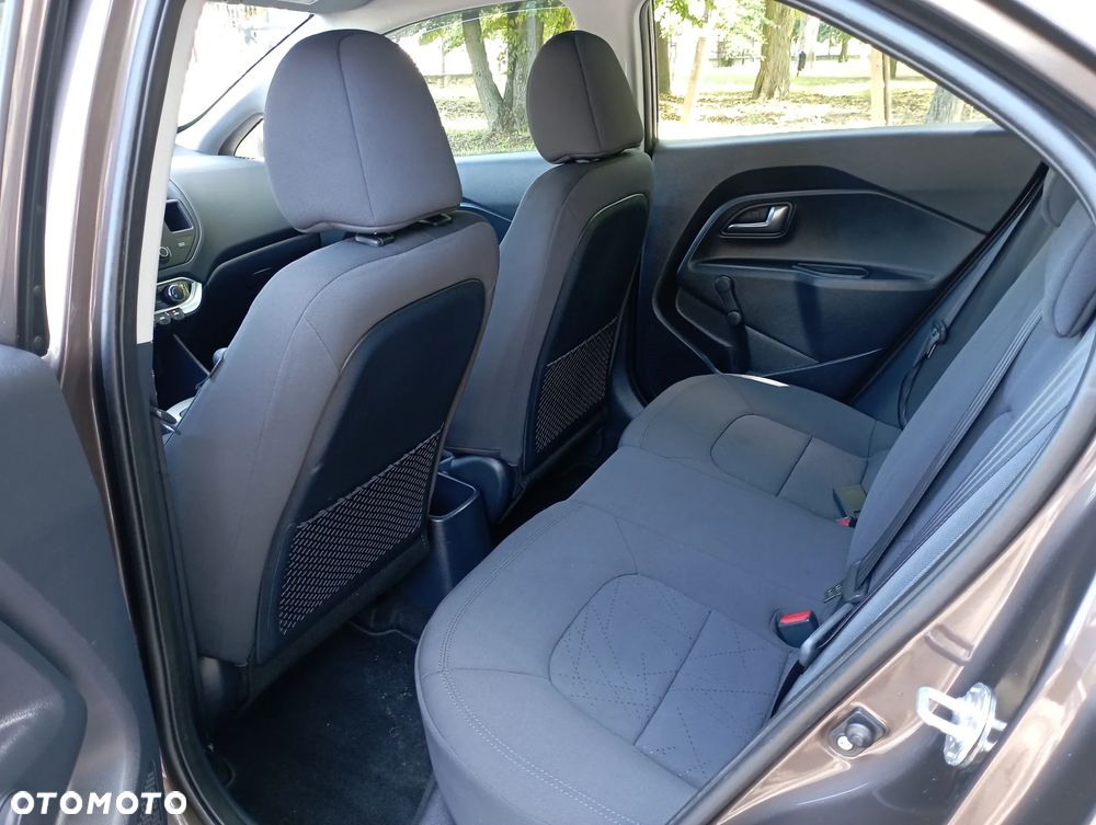 Kia Rio 1.2 M - 11