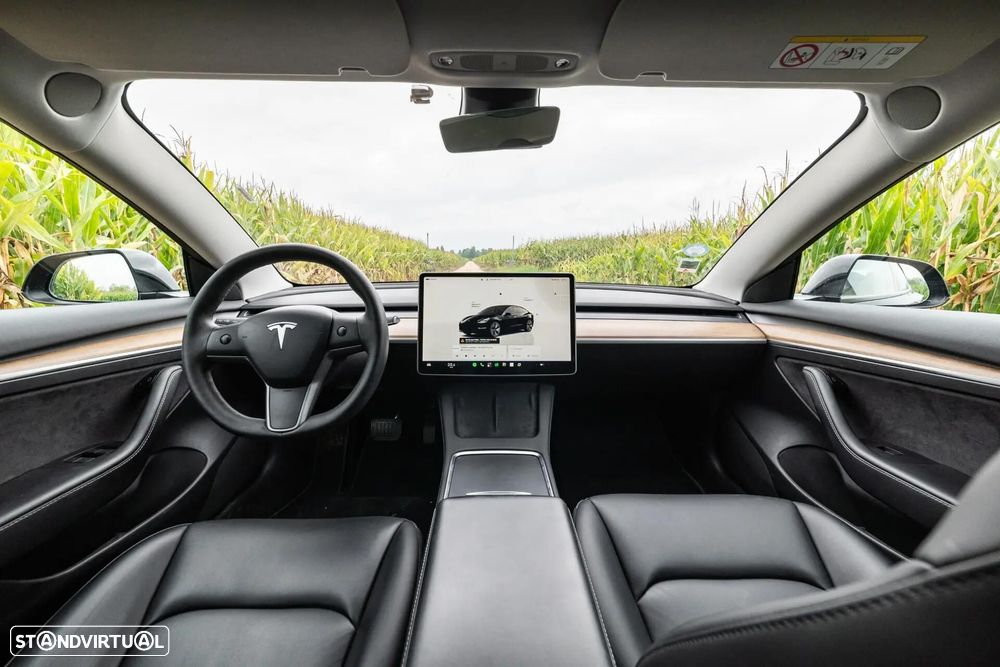 Tesla Model 3 Long-Range Dual Motor AWD - 32