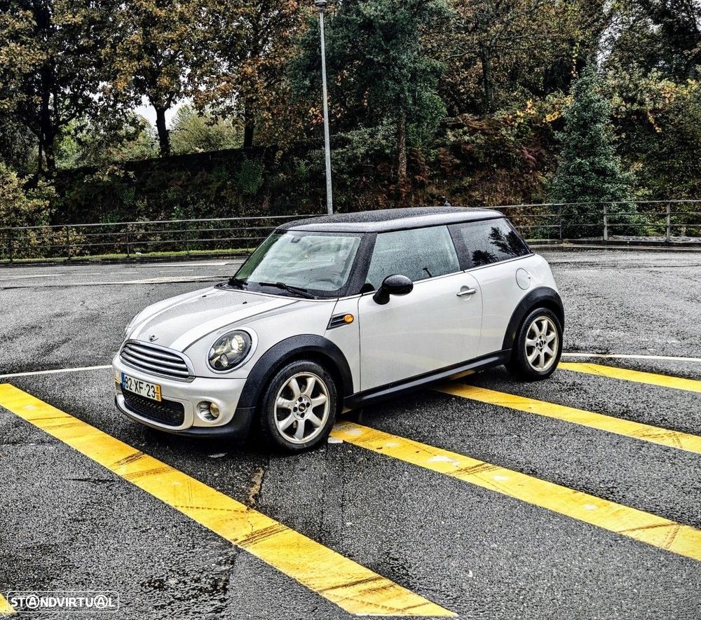 MINI 3 Portas Cooper D - 18