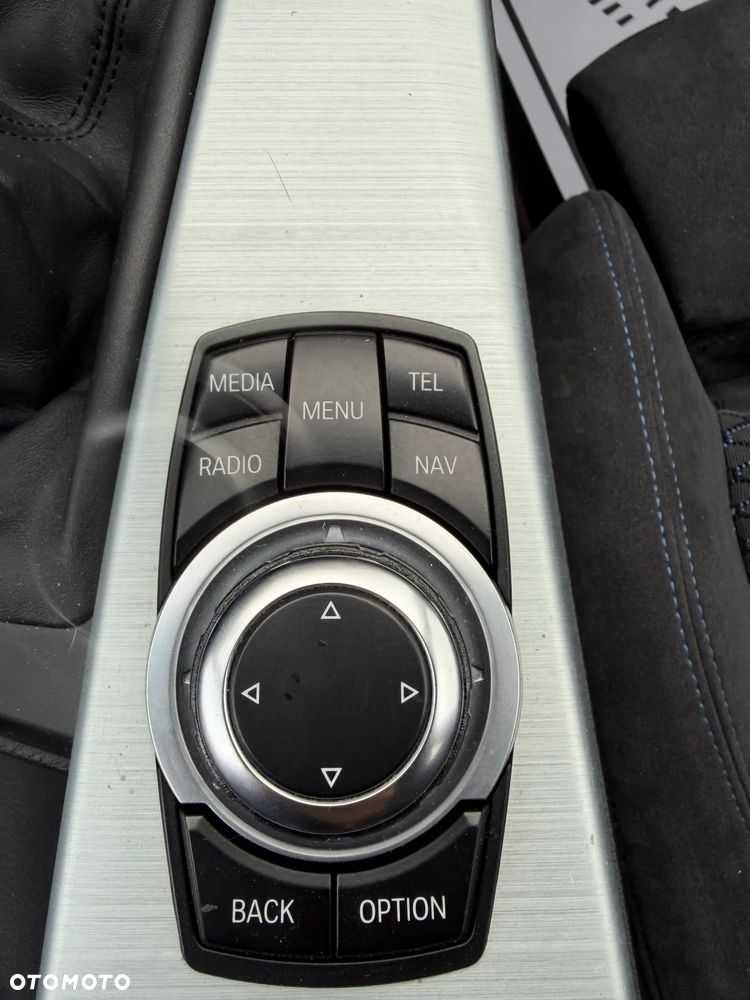 BMW Seria 3 318d M Sport EU6 - 12
