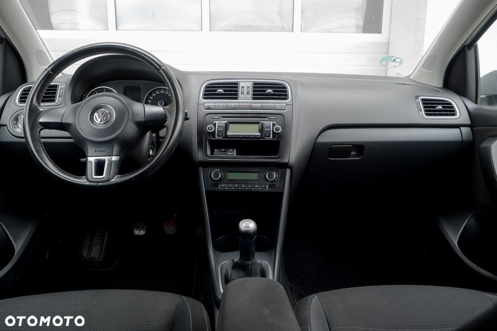 Volkswagen Polo 1.4 Highline - 32