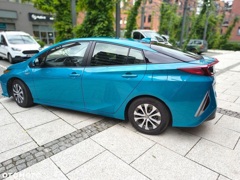 Toyota Prius Hybrid - 5