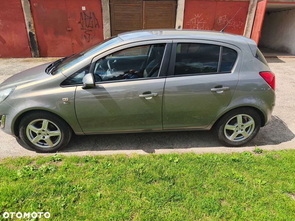 Opel Corsa 1.4 16V Color Edition - 8