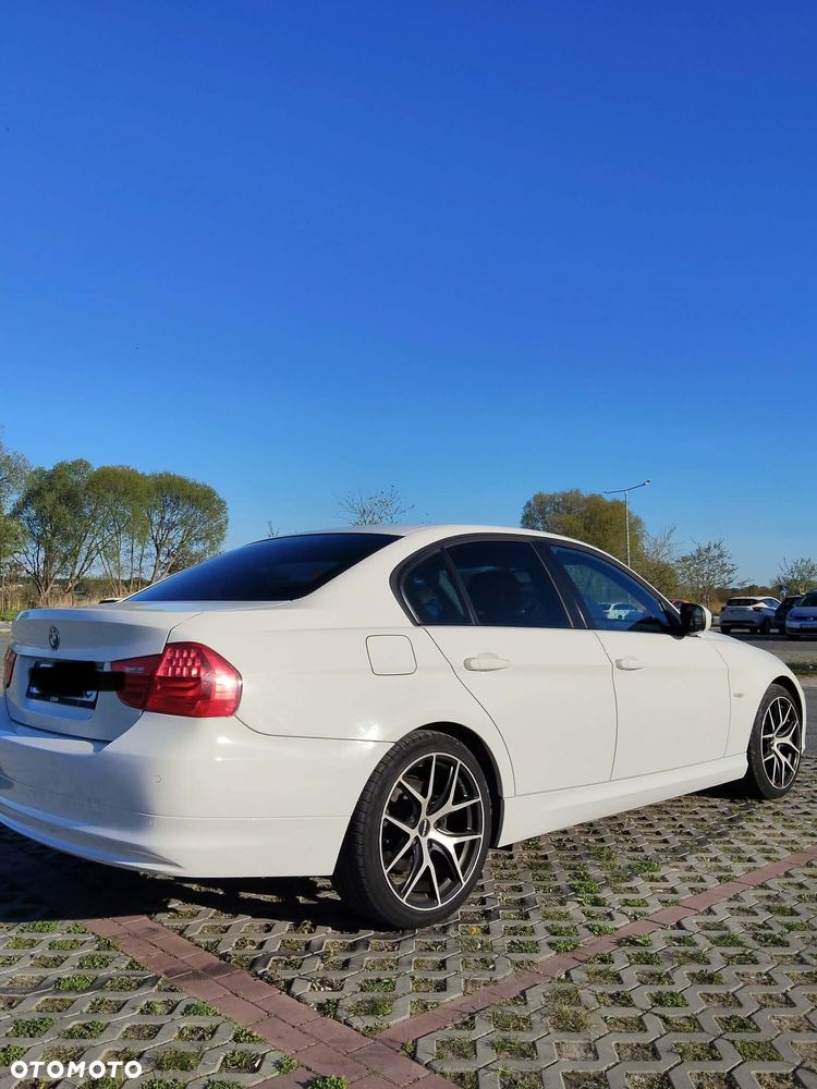 BMW Seria 3 318d - 1