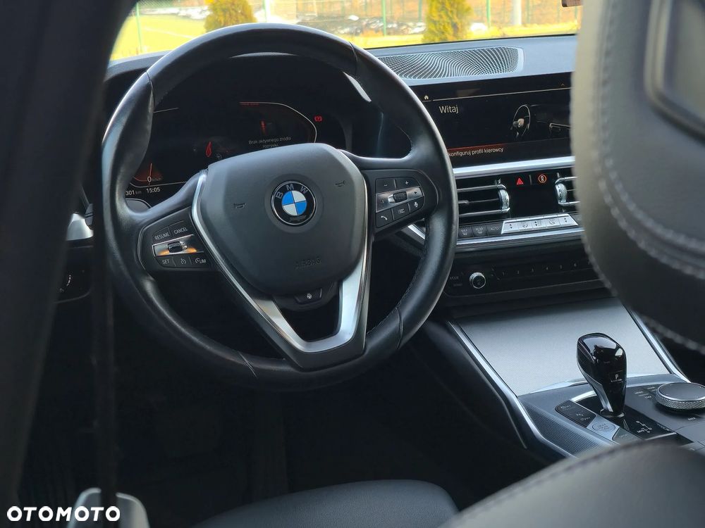 BMW Seria 3 330i xDrive Sport Line - 17