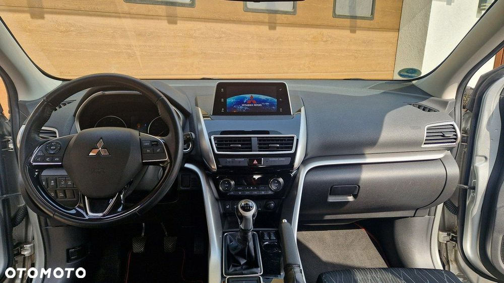 Mitsubishi Eclipse Cross - 25