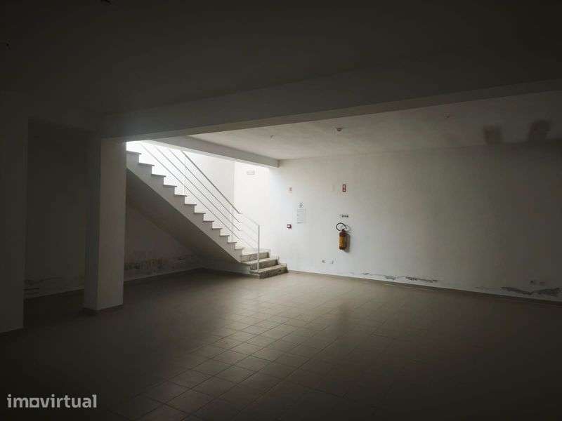 Loja comercial 110M2 - Arganil - Grande imagem: 3/4