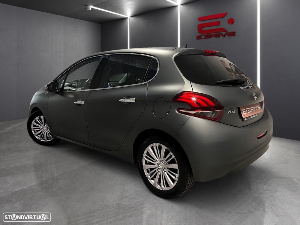 Peugeot 208 1.2 PureTech Signature - 6
