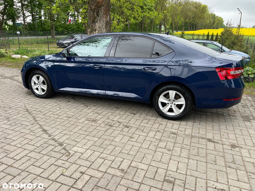 Skoda Superb 2.0 TDI Active - 10