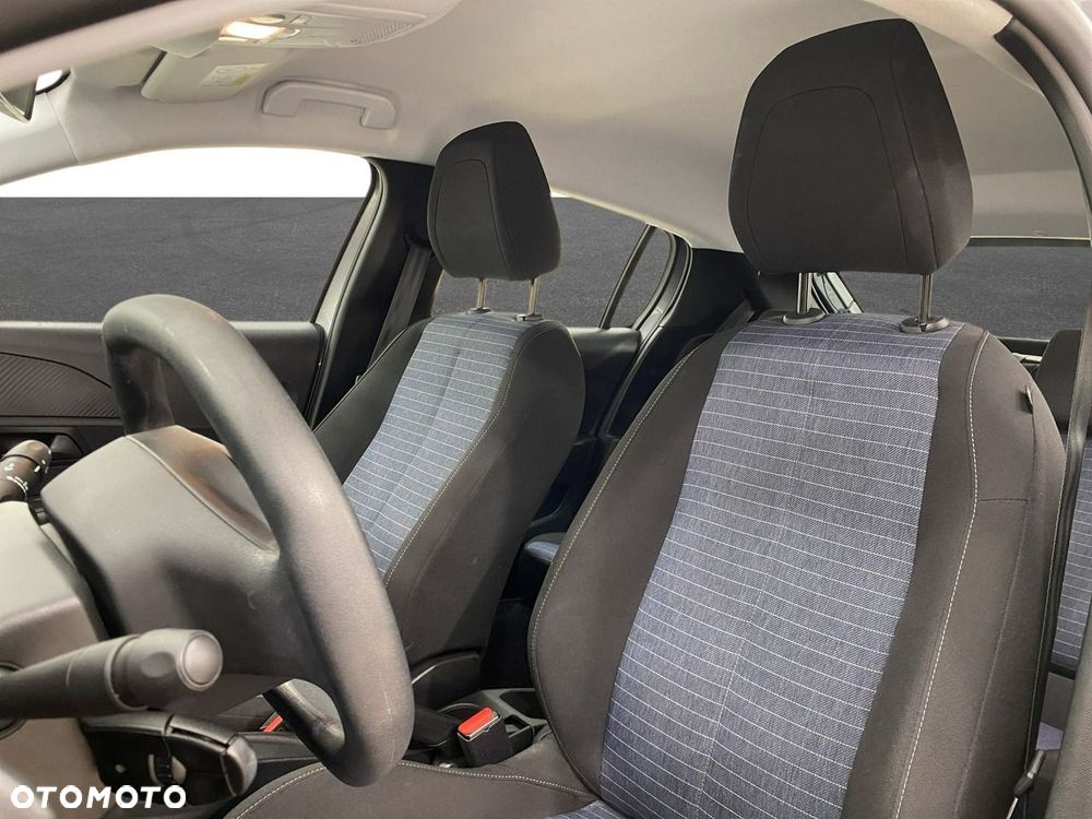 Peugeot 208 - 11