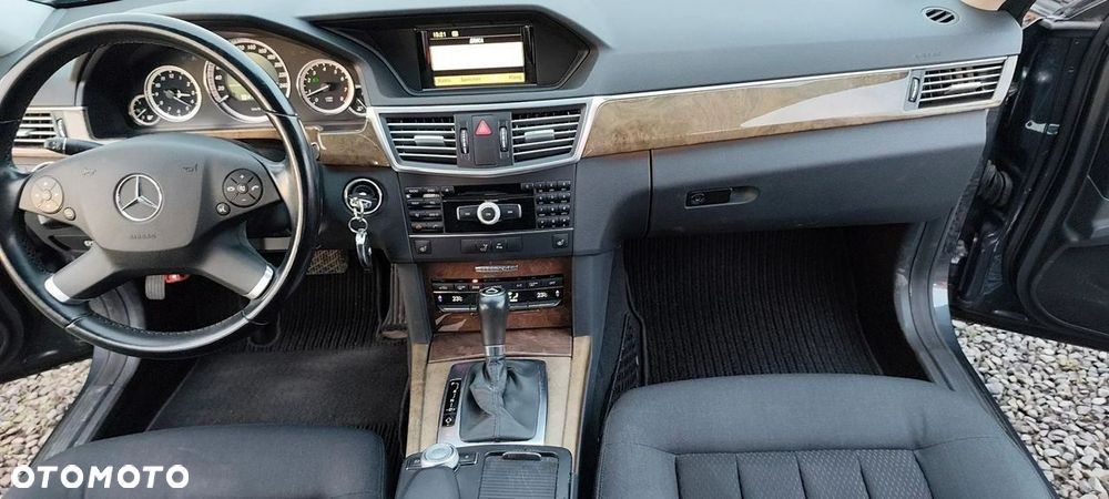 Mercedes-Benz Klasa E 200 BlueEFFICIENCY 7G-TRONIC Elegance - 17