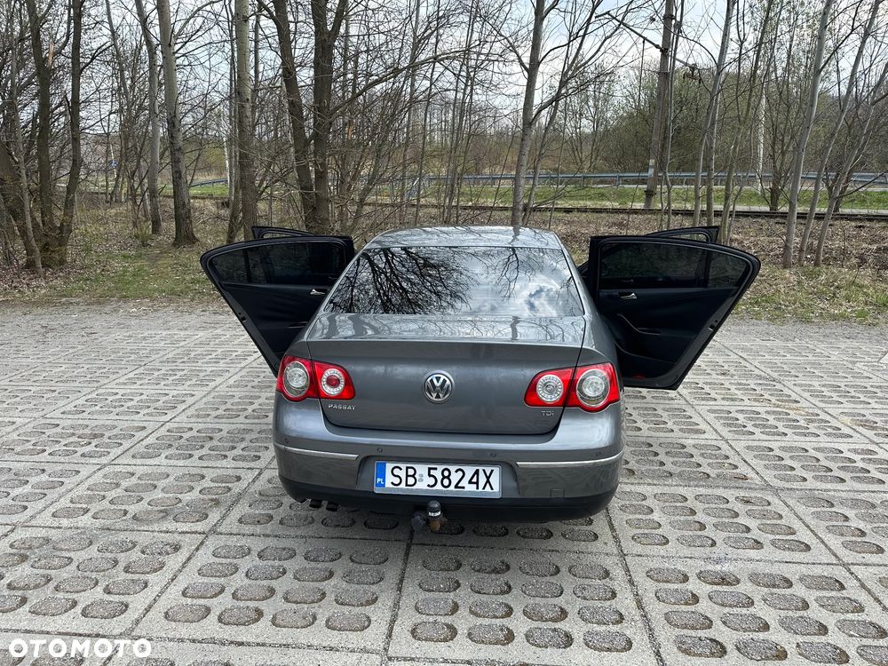 Volkswagen Passat - 35