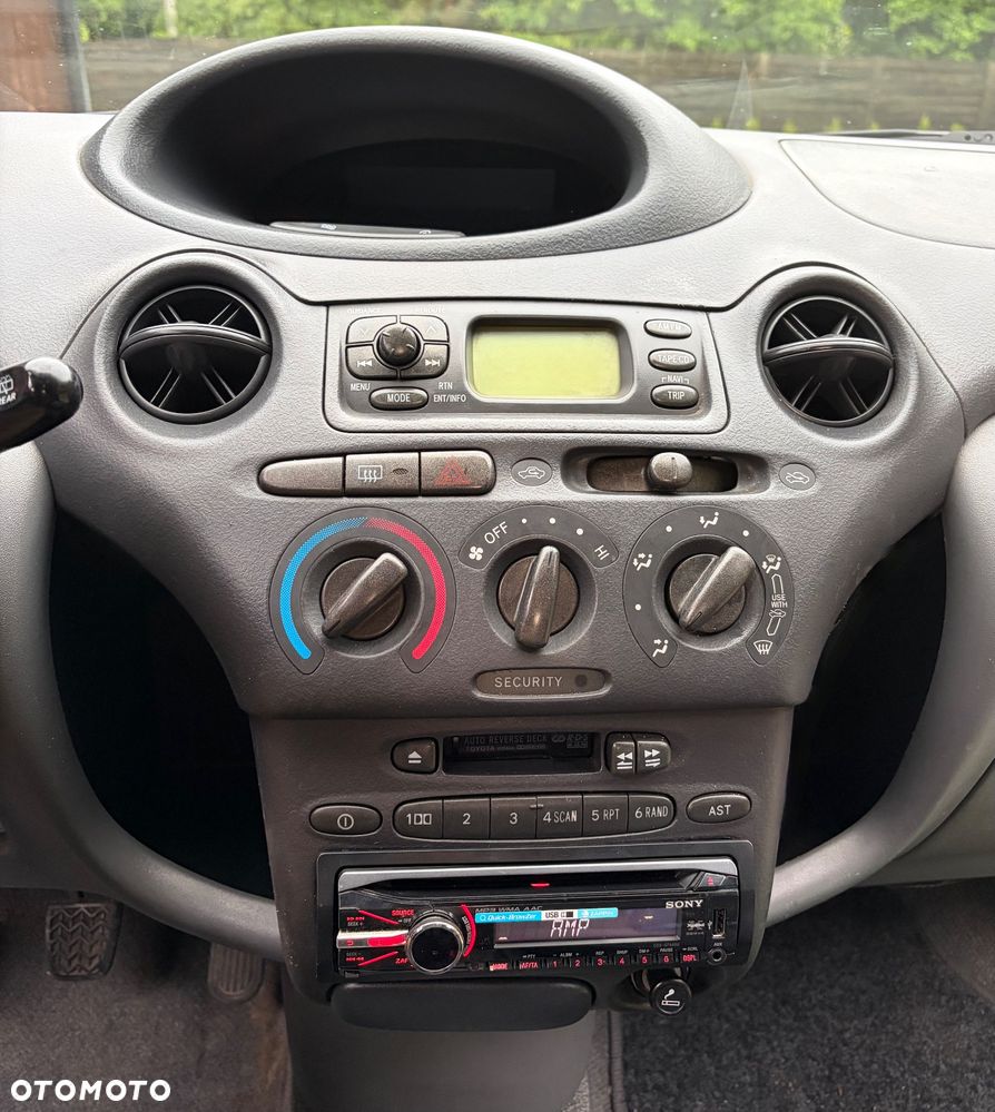 Toyota Yaris 1.0 Luna - 14