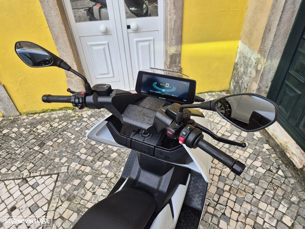 BMW CE 04 Lightwhite uni C/Iva dedutivel - 8