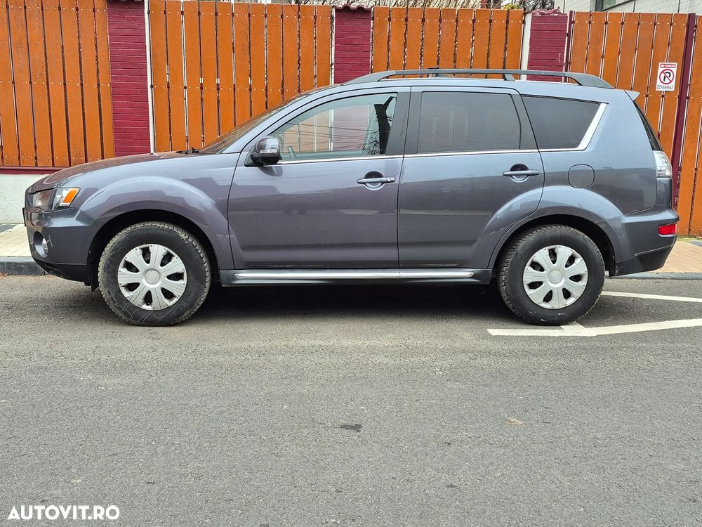 Mitsubishi Outlander 2.2 DI-D 4WD Intense - 3