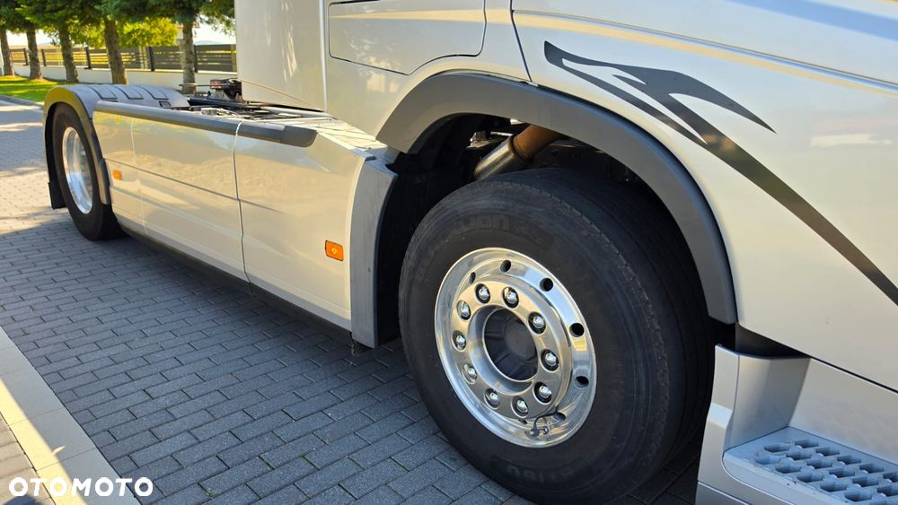 Volvo VOLVO///FH///500///2017///XENONY///ALUMINIOWE FELGI///ZABUDOWY MIĘDZYOSIOWE///TELEWIZOR///KONTRAKT SERWISOWY///STAN DOBRY - 15