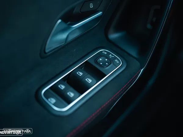 Mercedes-Benz A 250 e AMG Line - 14