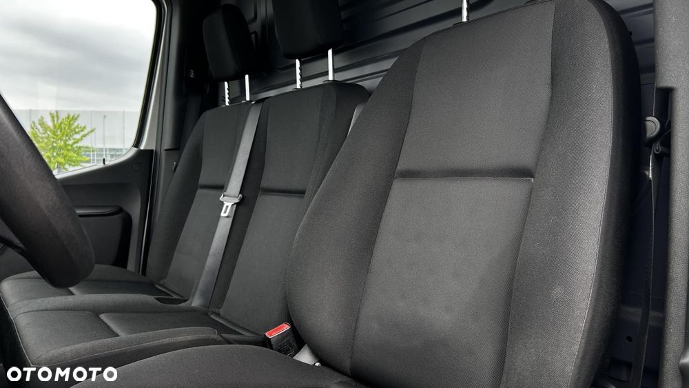 Mercedes-Benz Sprinter - 12