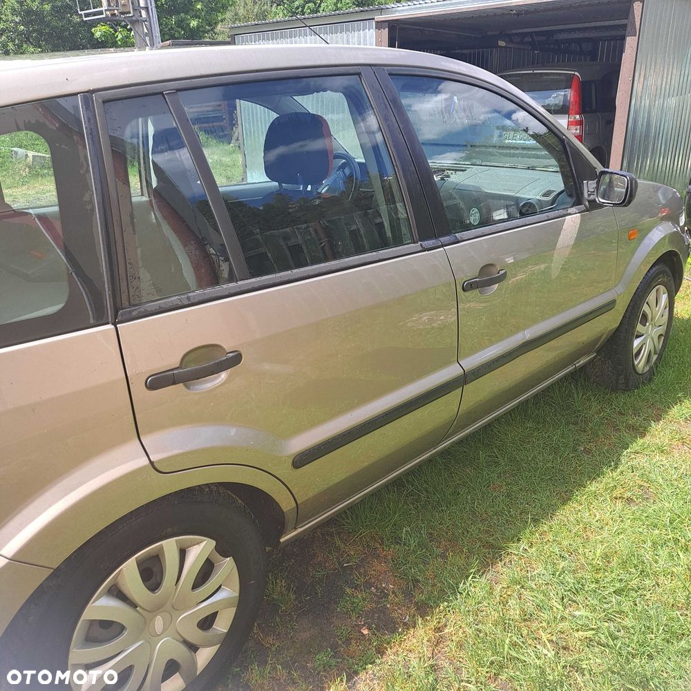 Ford Fusion - 8